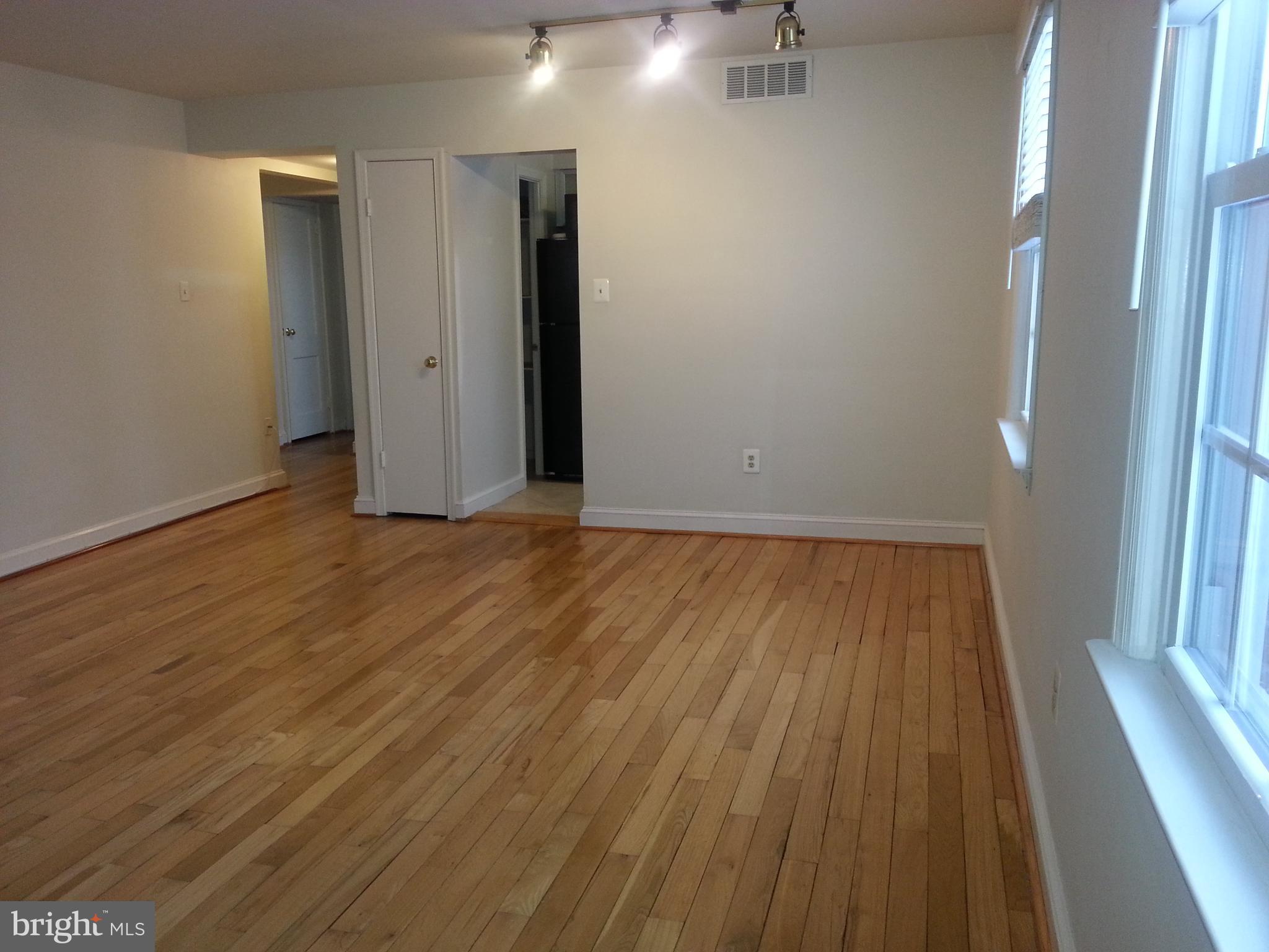 2902 13th Road South, Unit 301 Arlington, VA 22204 - Photo 3 of 20 Dining Area and Living Room