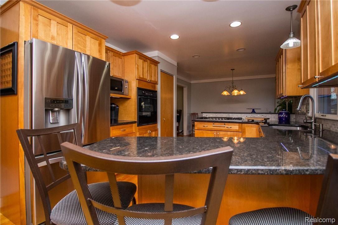 36672 Saxony Road Farmington, MI 48335 - Photo 9 of 33 9.jpg