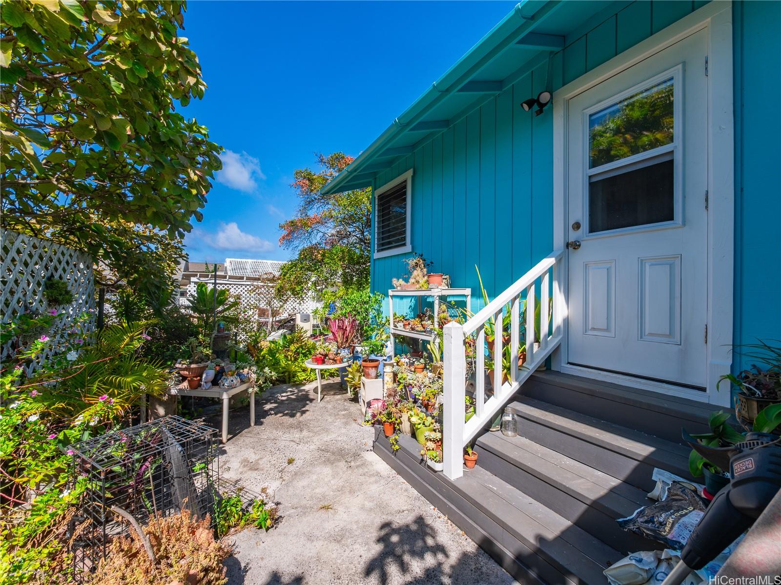 338 Manono Street, Unit B Kailua, HI 96734 - Photo 5 of 25
