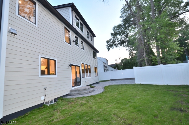 10 Shawnee Road Cranford, NJ 07016 - Photo 8 of 17