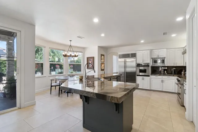 $975,000 | 9544 North Larkspur Avenue, Fresno, CA 93720