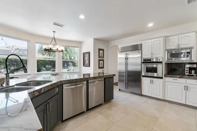 $975,000 | 9544 North Larkspur Avenue, Fresno, CA 93720