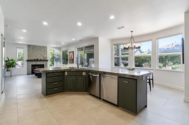 $975,000 | 9544 North Larkspur Avenue, Fresno, CA 93720