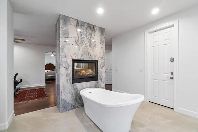 $975,000 | 9544 North Larkspur Avenue, Fresno, CA 93720