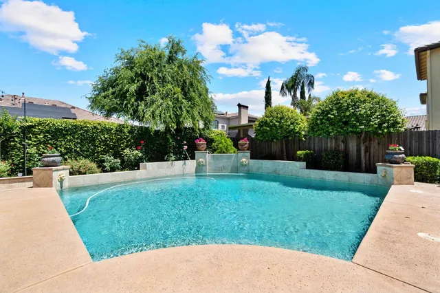 $975,000 | 9544 North Larkspur Avenue, Fresno, CA 93720