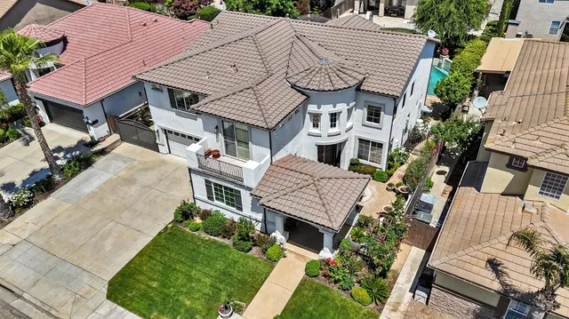 $975,000 | 9544 North Larkspur Avenue, Fresno, CA 93720