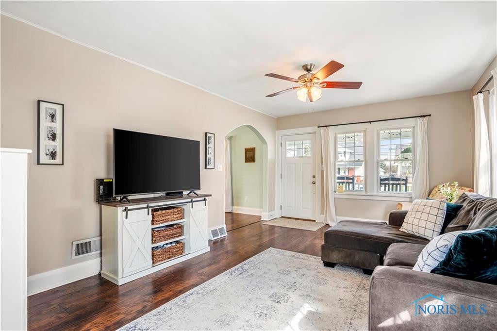 211 Colony Road Rossford, OH 43460 - Photo 7 of 28 Gallery Image 7