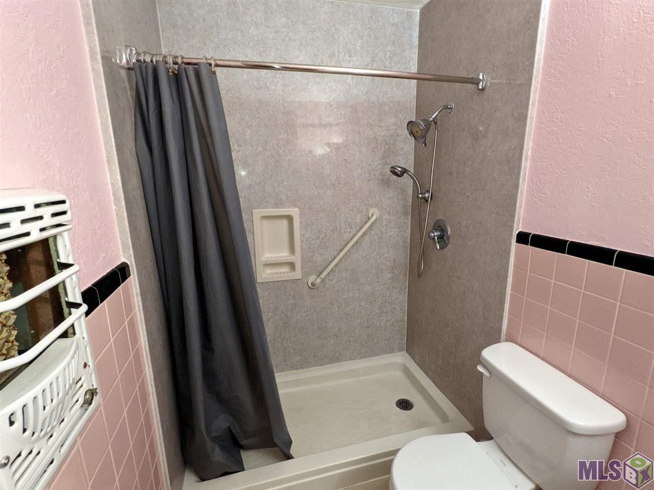 11143 Kling Road Geismar, LA 70734 - Photo 11 of 30 Master Bathroom