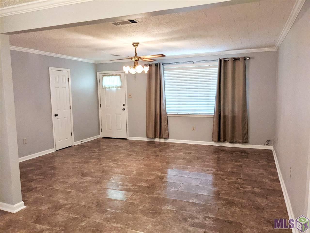 11143 Kling Road Geismar, LA 70734 - Photo 4 of 30 Living Room