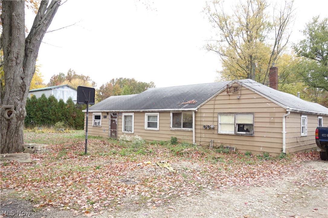 4279 Johnson Road Barberton, OH 44203 - Photo 8 of 35 Tan House
