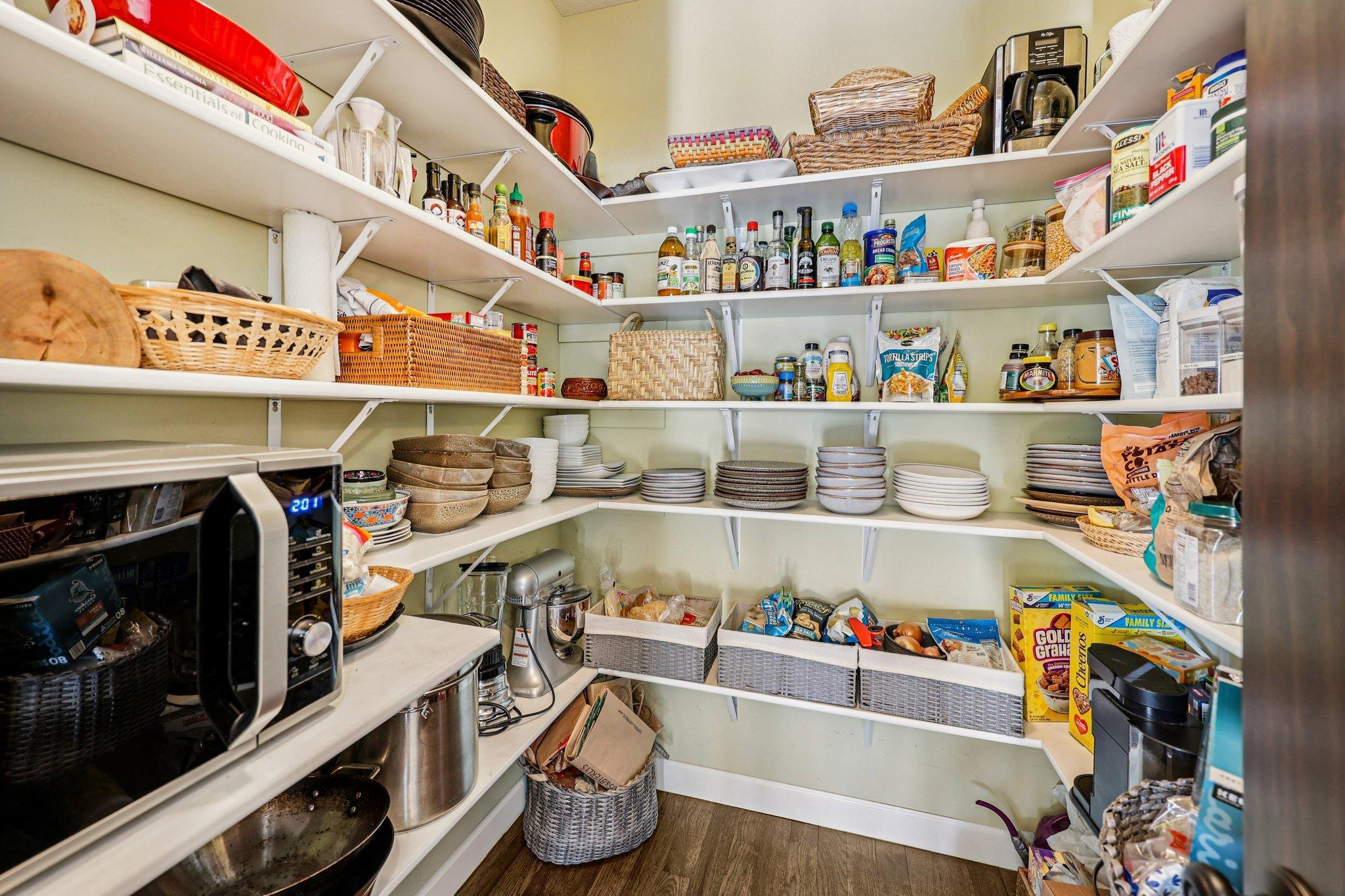 145 Cutacross Road Golden Valley, MN 55422 - Photo 12 of 48