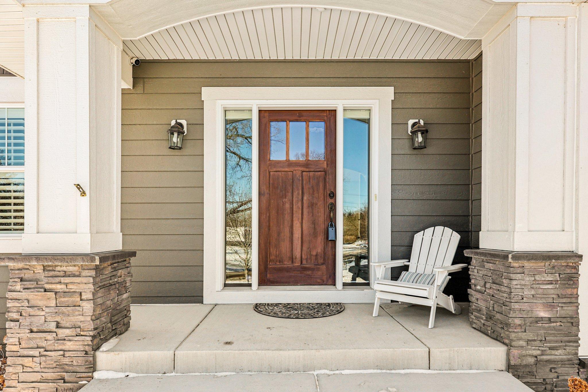 145 Cutacross Road Golden Valley, MN 55422 - Photo 3 of 48