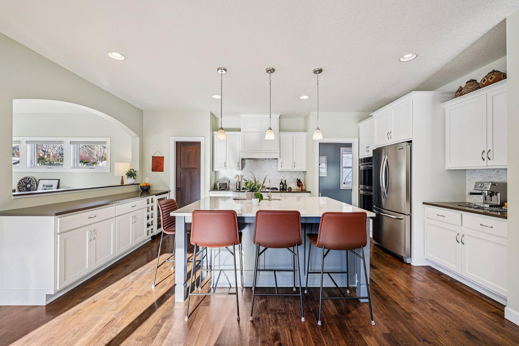 145 Cutacross Road Golden Valley, MN 55422 - Photo 8 of 48