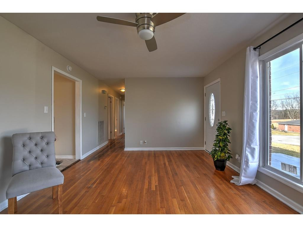 170 Grable Road Bristol, VA 24201 - Photo 5 of 27 Photo 5