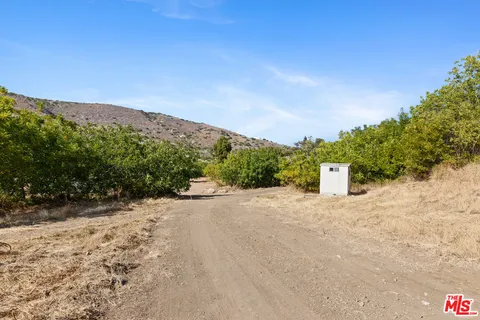 $9,950,000 | 5737 Bonsall Drive, Malibu, CA 90265