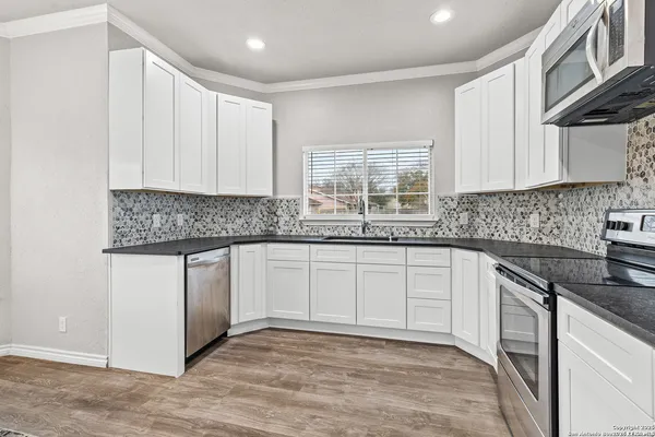 $2,150 | 5930 Valley Wood, San Antonio, TX 78250
