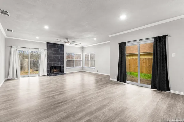 $2,150 | 5930 Valley Wood, San Antonio, TX 78250