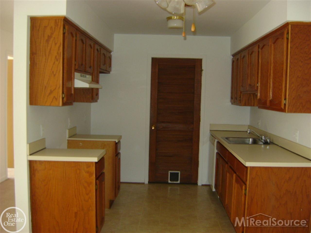 18680 East 14 Mile Road, Unit E8 Fraser, MI 48026 - Photo 9 of 11