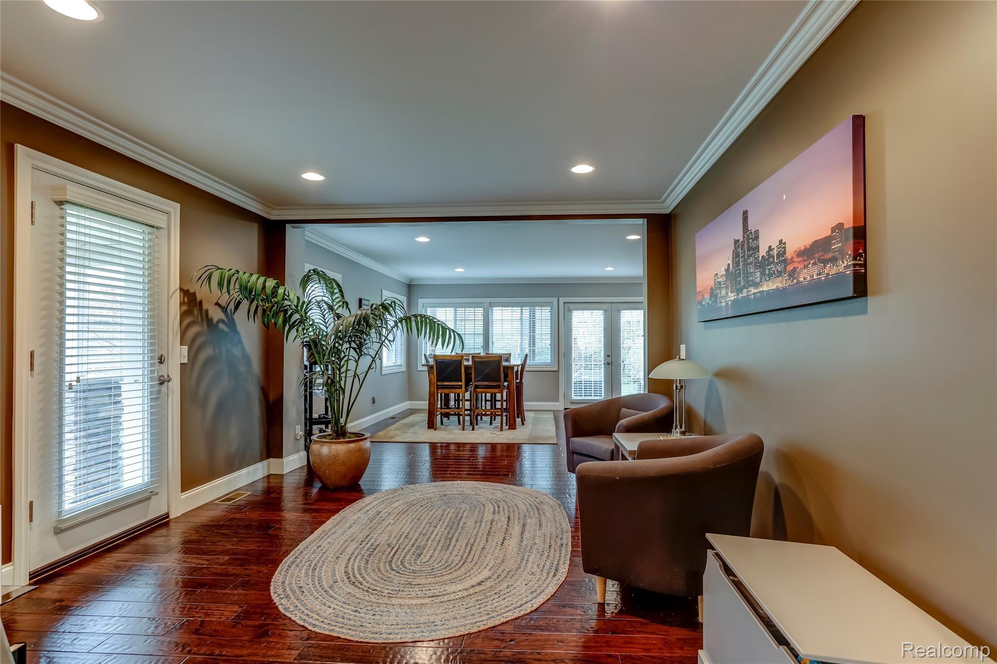 1396 Hawthorne Road Grosse Pointe, MI 48236 - Photo 6 of 25 007-1396HawthorneRoad-GrossePointeWoods-MI-48236-full.jpg