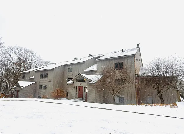 $349,000 | 337 Handle (snow Tree Pines, Unit PINES K, West Dover, VT 05356