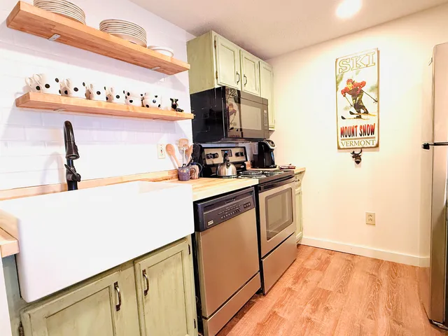 $349,000 | 337 Handle (snow Tree Pines, Unit PINES K, West Dover, VT 05356