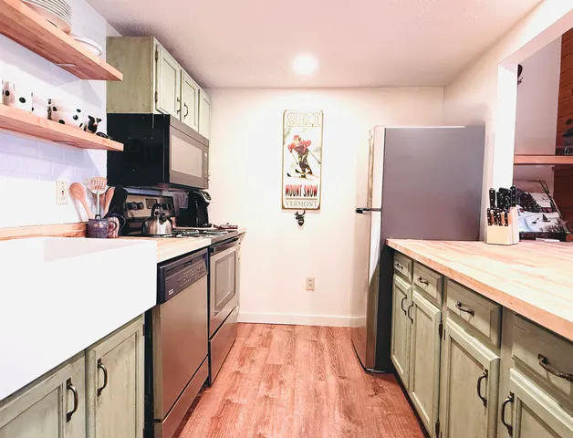 $349,000 | 337 Handle (snow Tree Pines, Unit PINES K, West Dover, VT 05356