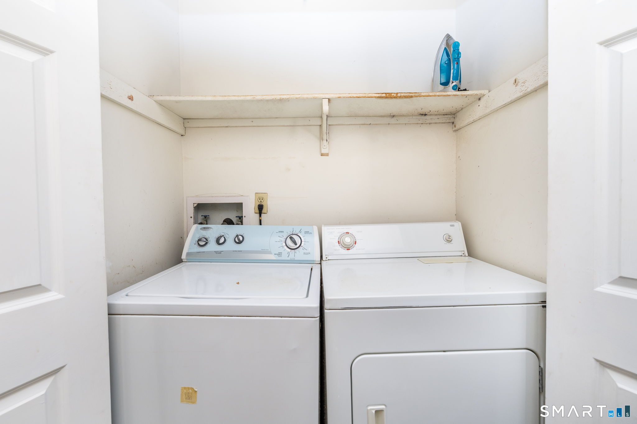 36-38 Capen Street, Unit 2B Hartford, CT 06120 - Photo 16 of 25 a utility room with dryer and washer