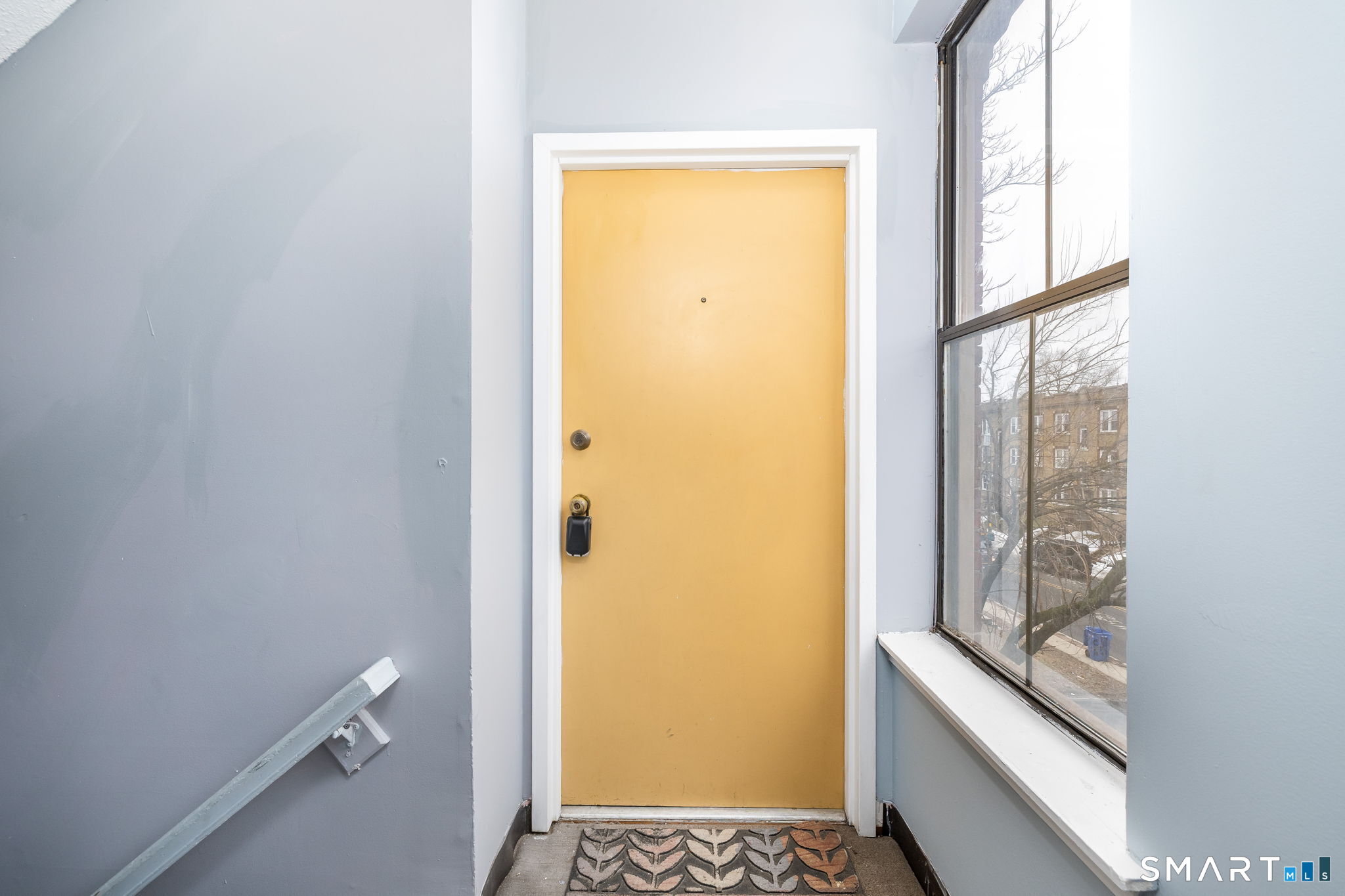 36-38 Capen Street, Unit 2B Hartford, CT 06120 - Photo 3 of 25 a view of front door