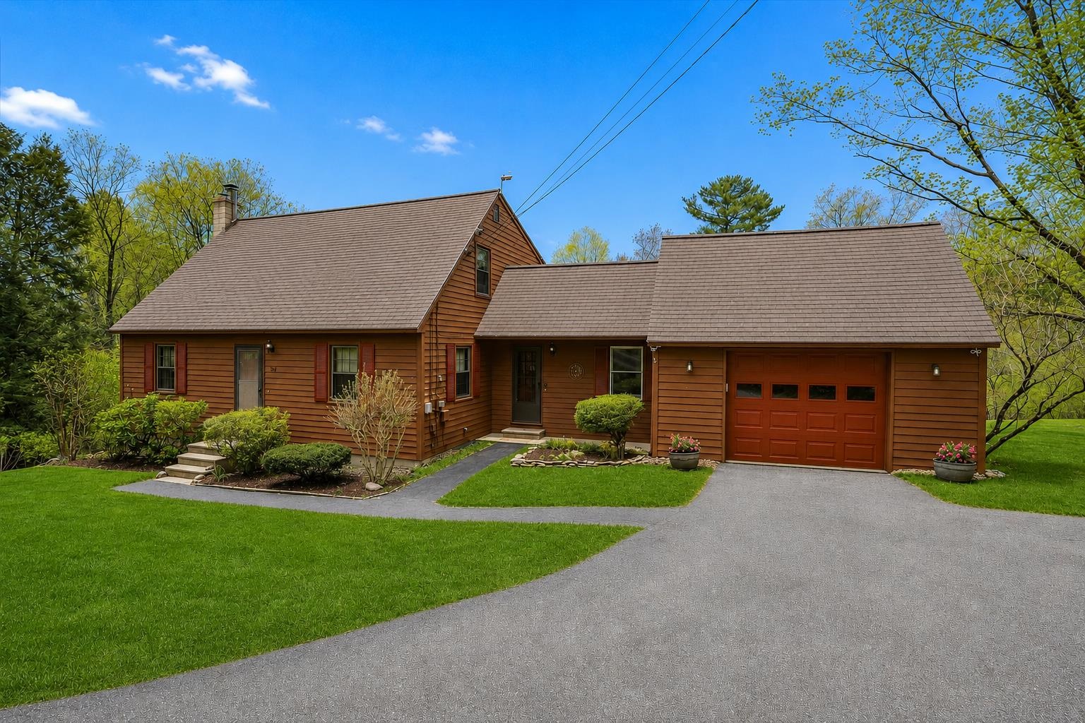 93 English Range Road Derry, NH 03038 - Photo 2 of 47