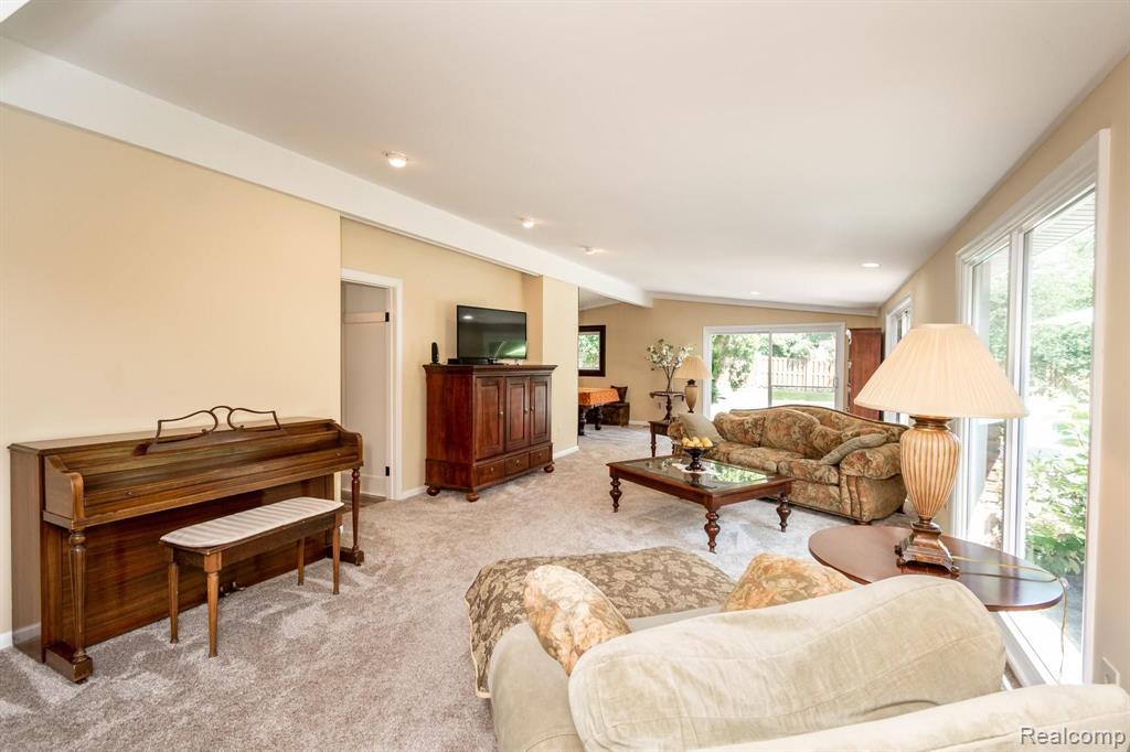 380 Donegal Drive Rochester Hills, MI 48309 - Photo 15 of 34