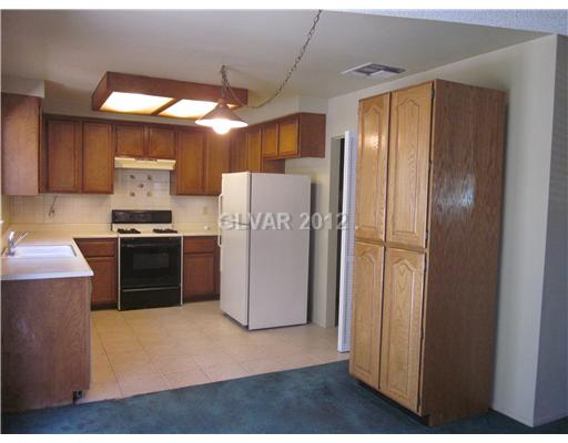 6716 Chehalis Circle Las Vegas, NV 89107 - Photo 13 of 25 Kitchen.