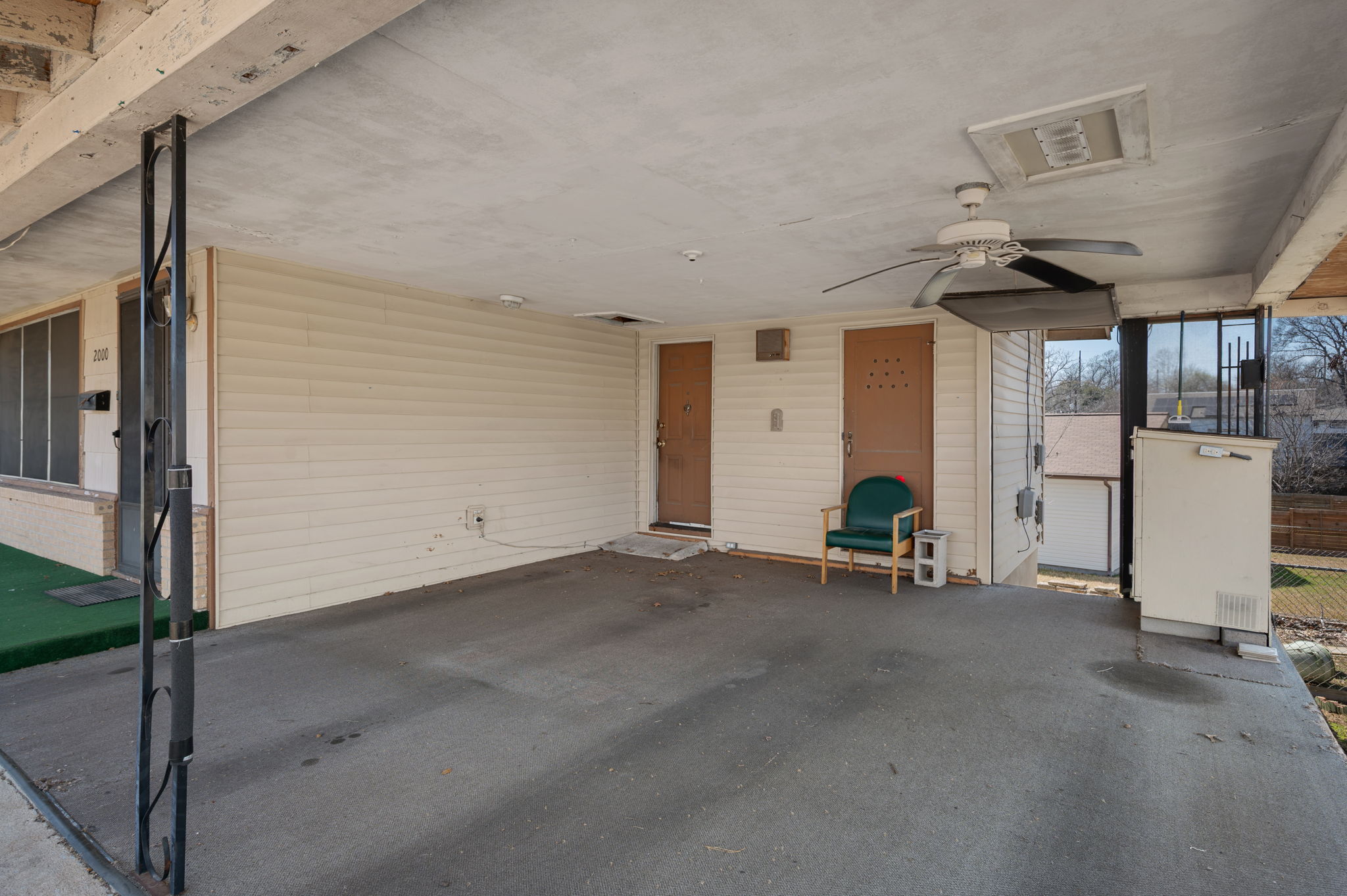 2000 Cedar Avenue Austin, TX 78722 - Photo 15 of 22 a view of a room with gym equipment