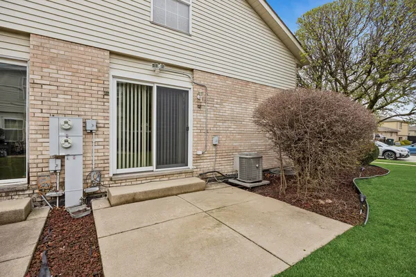 $285,000 | 7245 Arbor Lane, Justice, IL 60458