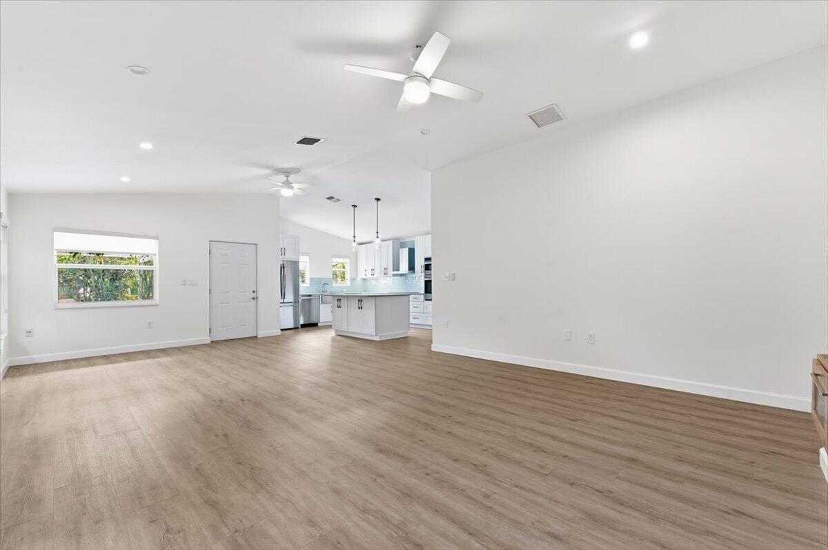 530 Northeast 3rd Avenue Delray Beach, FL 33444 - Photo 9 of 33 07-CHP_0656