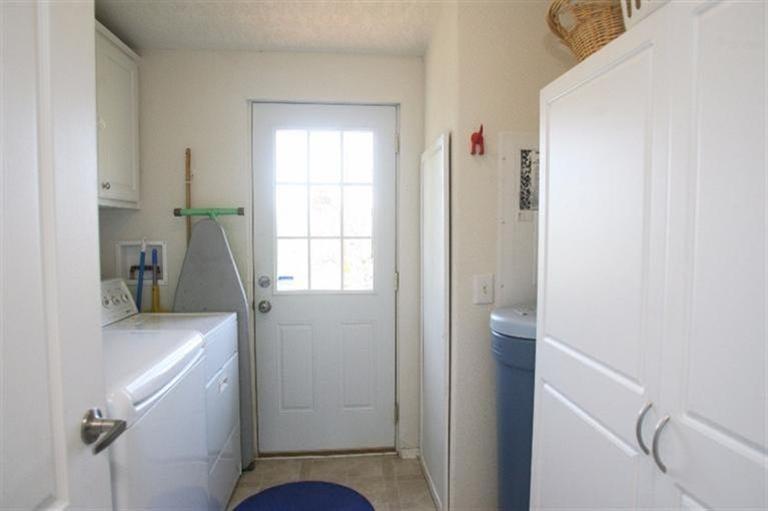 11208 Agate Road Eagle Point, OR 97524 - Photo 18 of 28 Separate laundry room with exterior acce