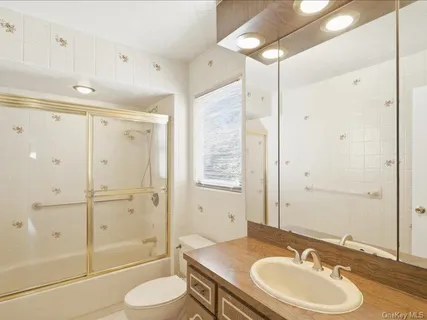 $999,000 | 100 Bayberry Avenue, Garden City, NY 11530