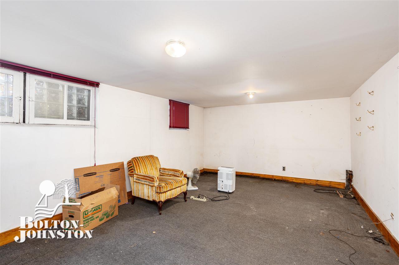 979 Barrington Road Grosse Pointe, MI 48230 - Photo 31 of 41 50082672-30.JPG