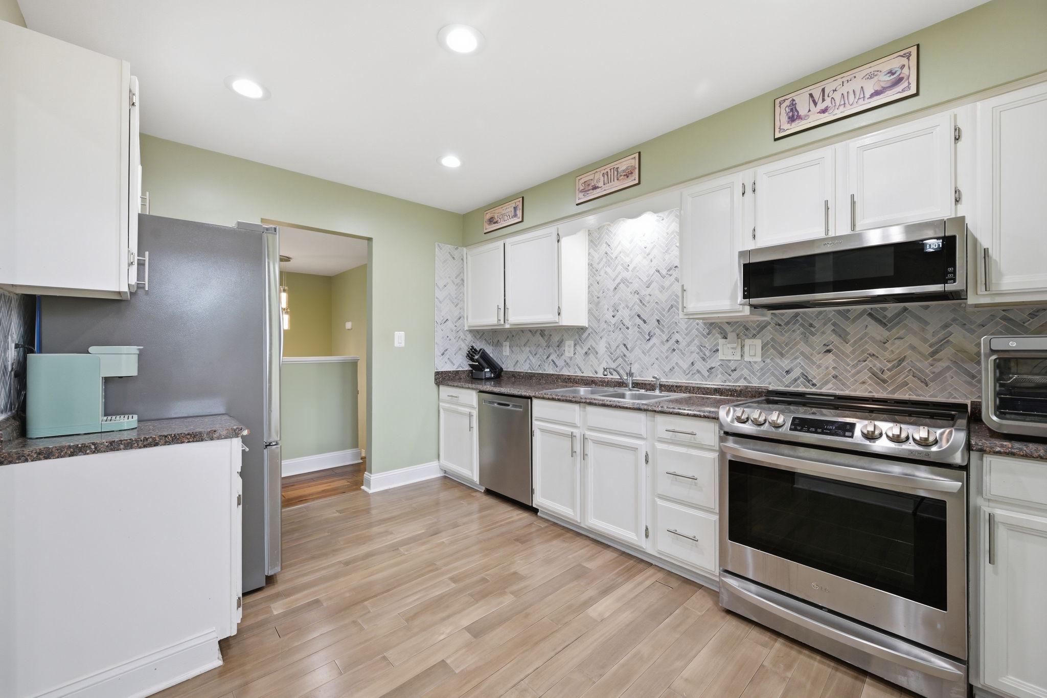 7949 Innkeeper Drive Severn, MD 21144 - Photo 7 of 51 Stainless Steel Appliances
