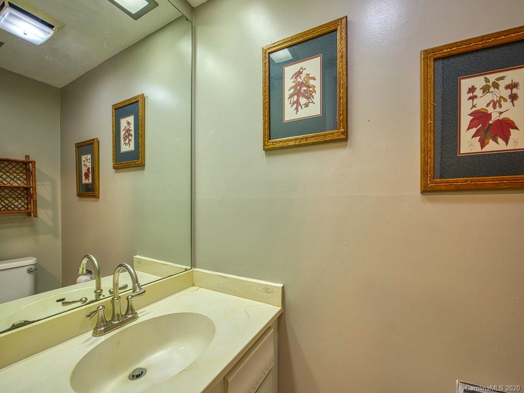 76 Ninevah Road, Unit 122B Waynesville, NC 28786 - Photo 14 of 23 Gallery Image 14