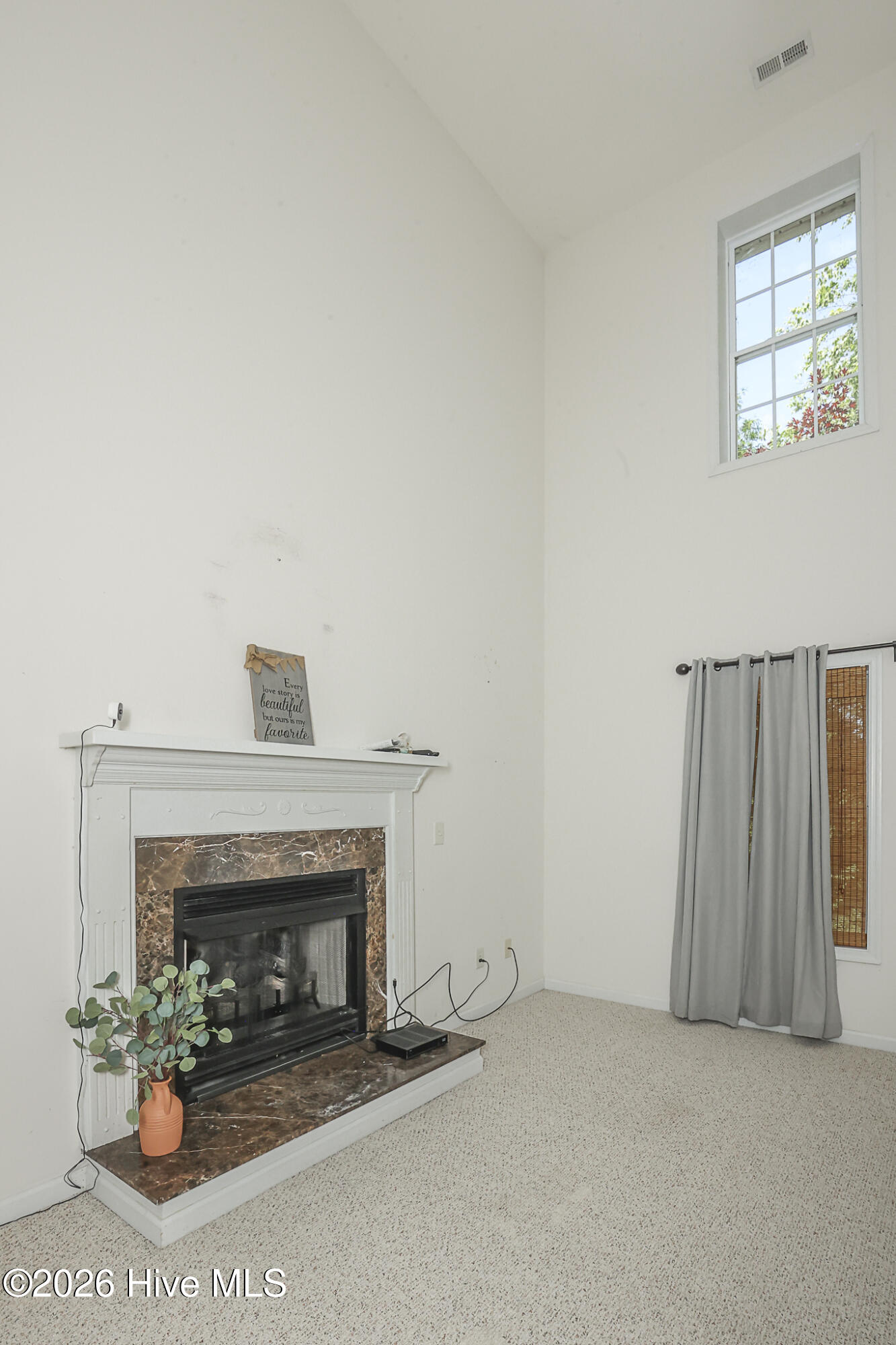 217 Rutherford Way Jacksonville, NC 28540 - Photo 11 of 96 Living Room