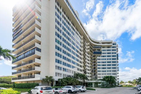 $935,000 | 3912 South Ocean Boulevard, Unit 804, Highland Beach, FL 33487