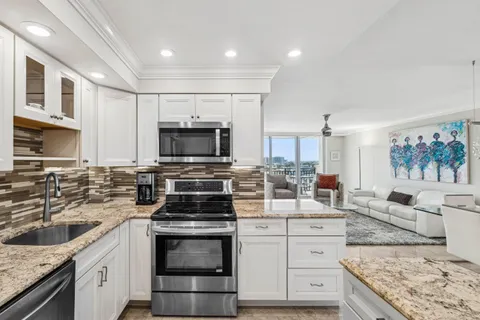 $935,000 | 3912 South Ocean Boulevard, Unit 804, Highland Beach, FL 33487