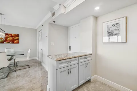 $935,000 | 3912 South Ocean Boulevard, Unit 804, Highland Beach, FL 33487