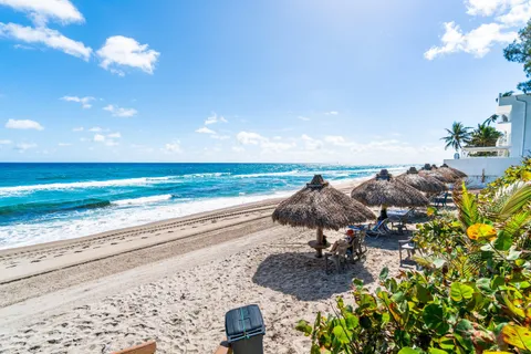 $935,000 | 3912 South Ocean Boulevard, Unit 804, Highland Beach, FL 33487