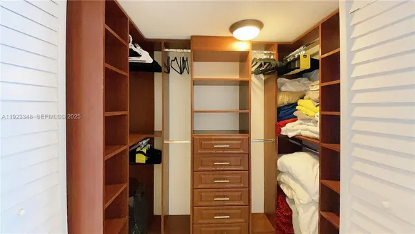 a view of walk in closet