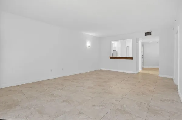 $385,000 | 800 Uno Lago Drive, Unit 102, Juno Beach, FL 33408