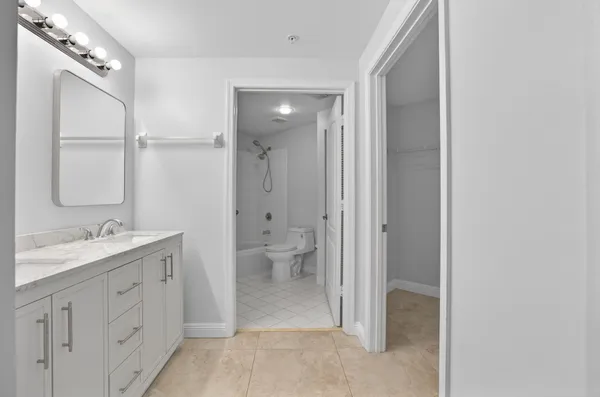 $385,000 | 800 Uno Lago Drive, Unit 102, Juno Beach, FL 33408