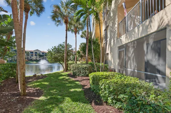 $385,000 | 800 Uno Lago Drive, Unit 102, Juno Beach, FL 33408