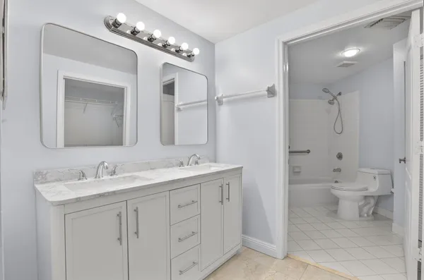 $385,000 | 800 Uno Lago Drive, Unit 102, Juno Beach, FL 33408