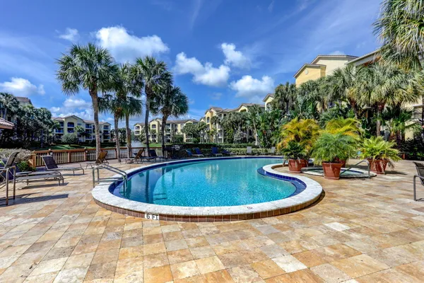 $385,000 | 800 Uno Lago Drive, Unit 102, Juno Beach, FL 33408